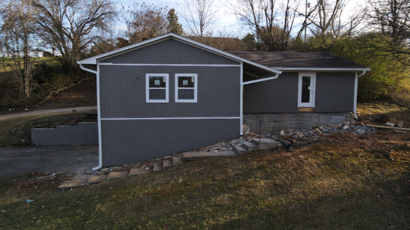 Seymour House: 305 Iroquois ln