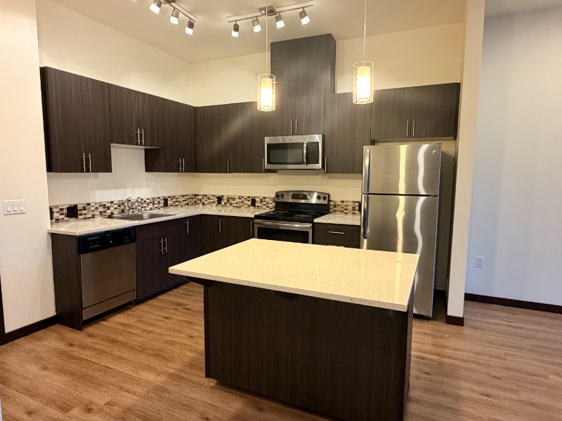 Issaquah Apartment: 580 8th Ave NE