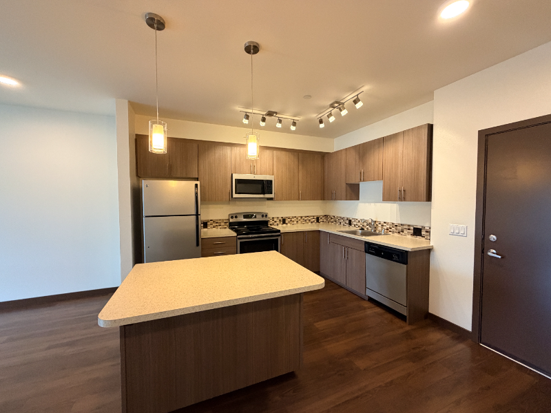 Issaquah Apartment: 580 8th Ave NE