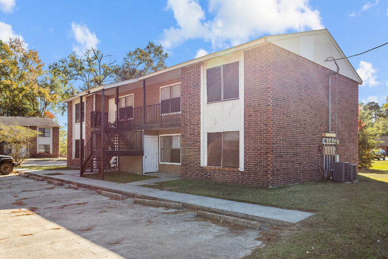 Kirbyville Apartment: 1410 Elizabeth st