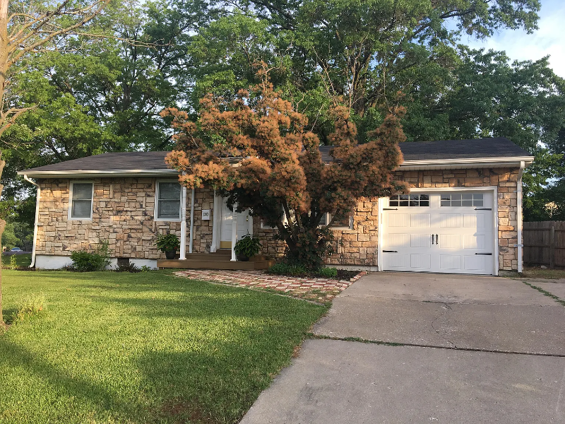 Columbia House: 1303 Mills Dr