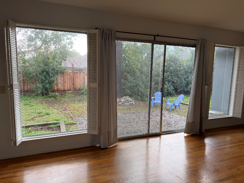 Menlo Park House: 1941 Perry Ave