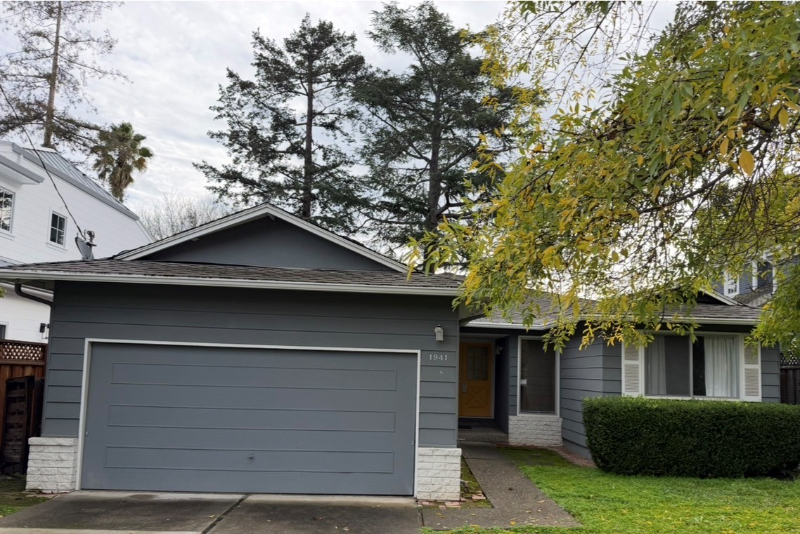 Menlo Park House: 1941 Perry Ave