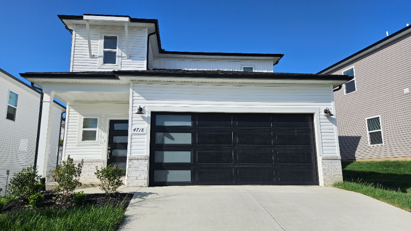 Nashville House: 4718 Oak Point Dr