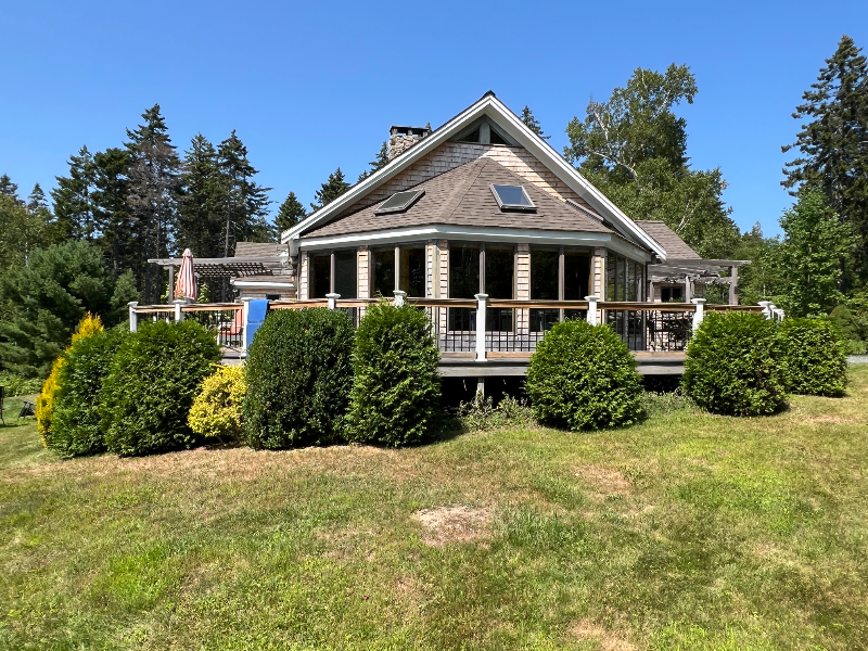 Surry House: 68 Bonsey Lane