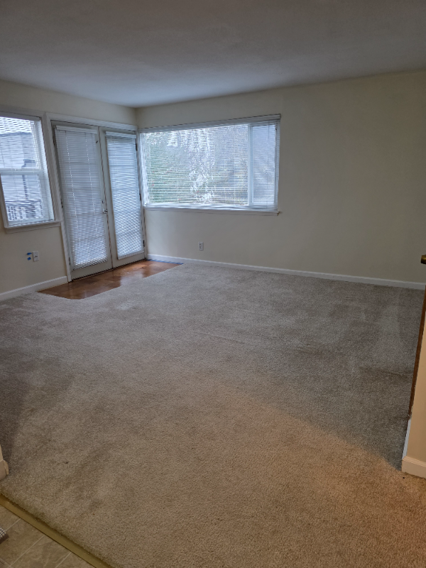 Seattle Apartment: 2349 W Newton St