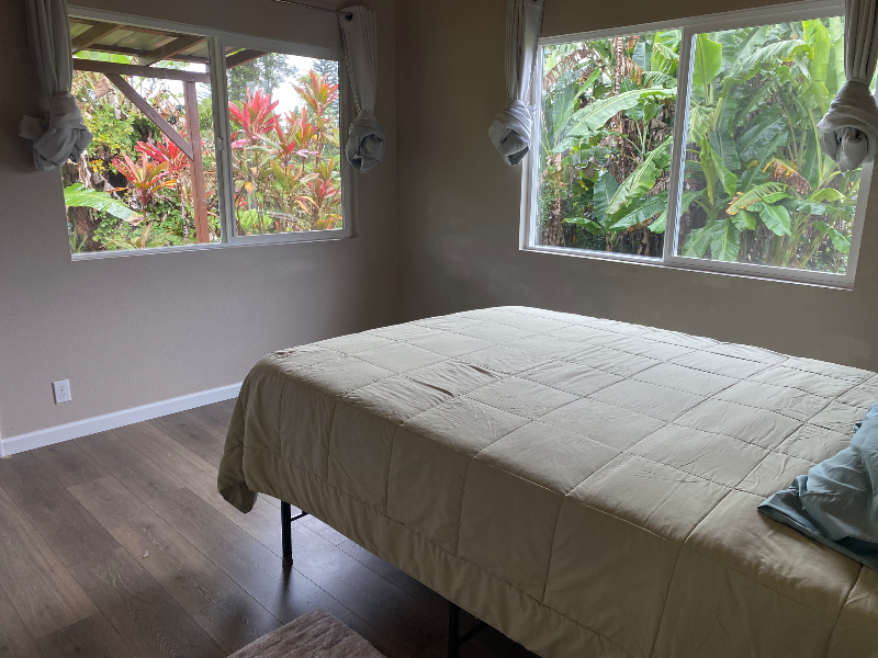 Mountain View House: 11-1812 Ahiukau St.