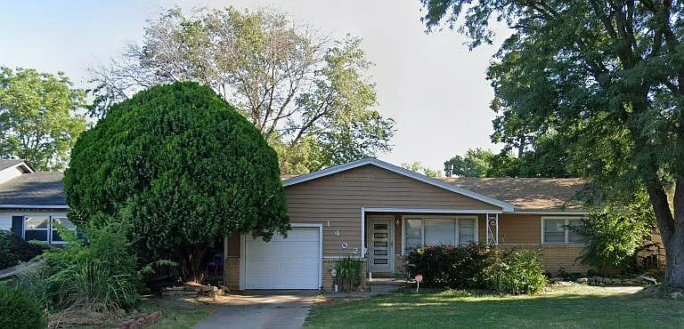 Wichita House: 1402 W Lydia St