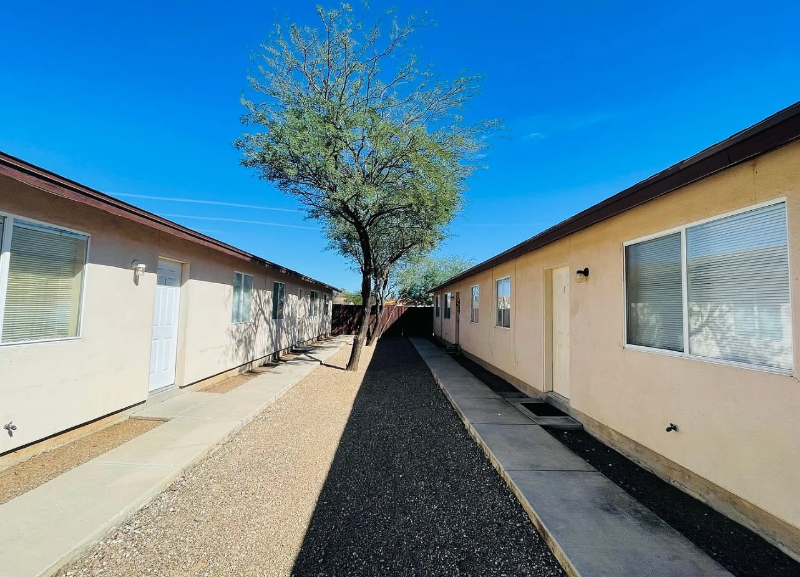 Tucson Townhome: 1188 N Riverview Blvd