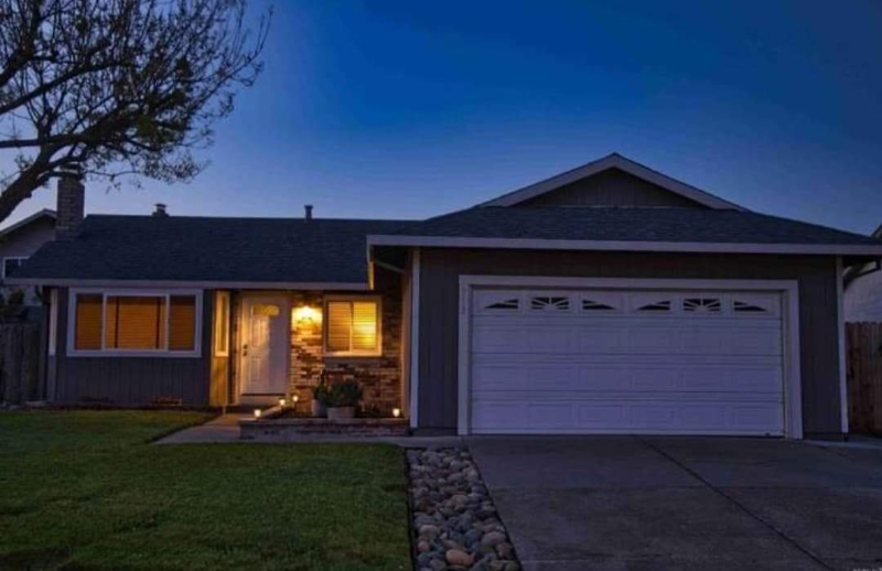 Fairfield House: 712 Magnolia Ct.