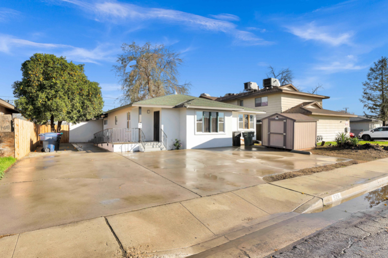 Bakersfield Apartment: 526 Olive St