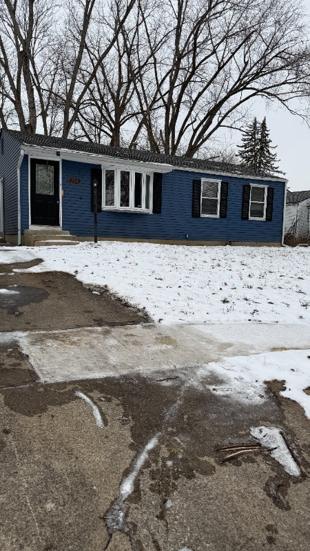 Columbus House: 4169 Commander Lane