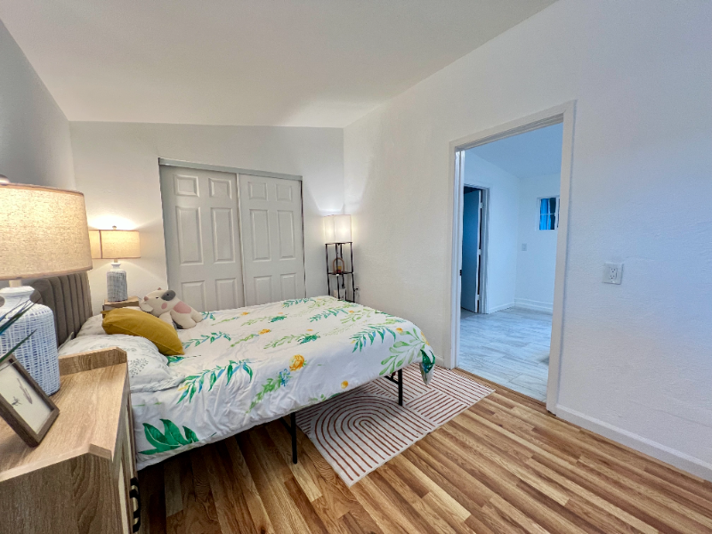 east palo alto House: 2887 Fordham street