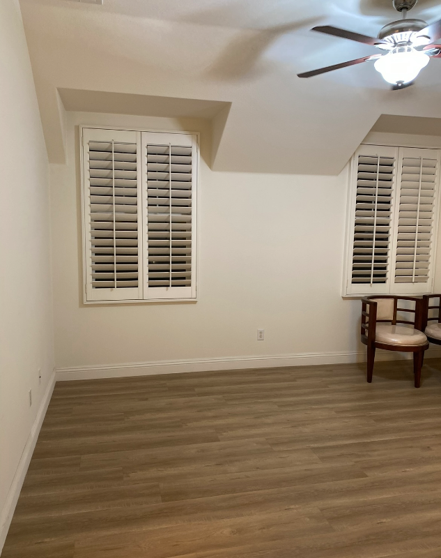 Eastvale House: 13238 wooden gate way