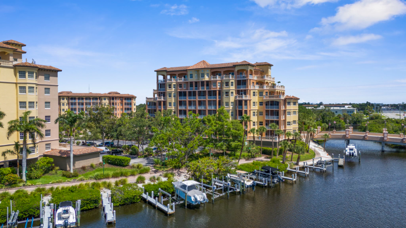 Sarasota Condo: 1921 Monte Carlo Dr