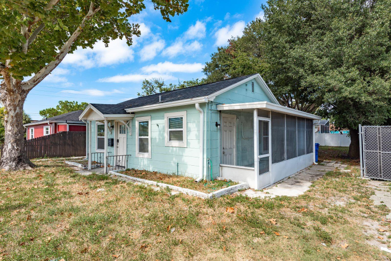 Saint Petersburg House: 3037 38TH AVE N