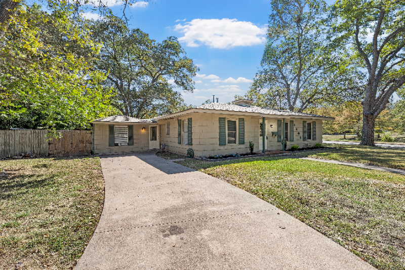Waco House: 1401 Springdale St