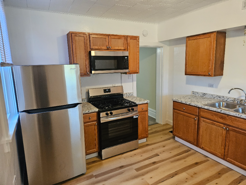 McKees Rocks Townhome: 1218A Valley St