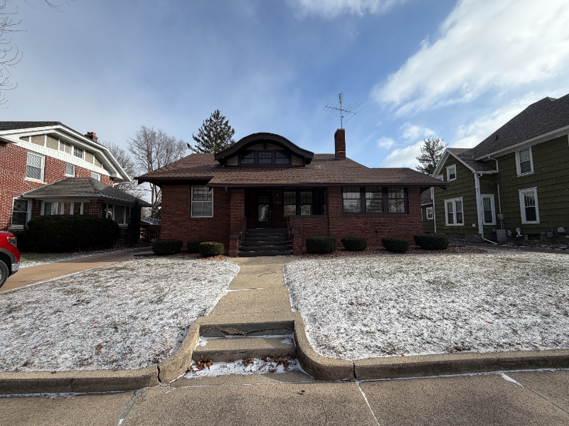 Galesburg House: 1155 North Cherry Street