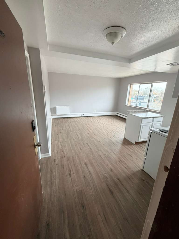 East Cleveland Apartment: 15112 Euclid Ave