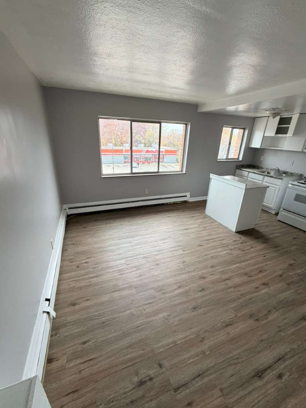 East Cleveland Apartment: 15112 Euclid Ave