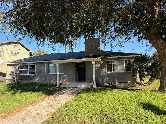 Long Beach House: 1972 Fanwood Ave