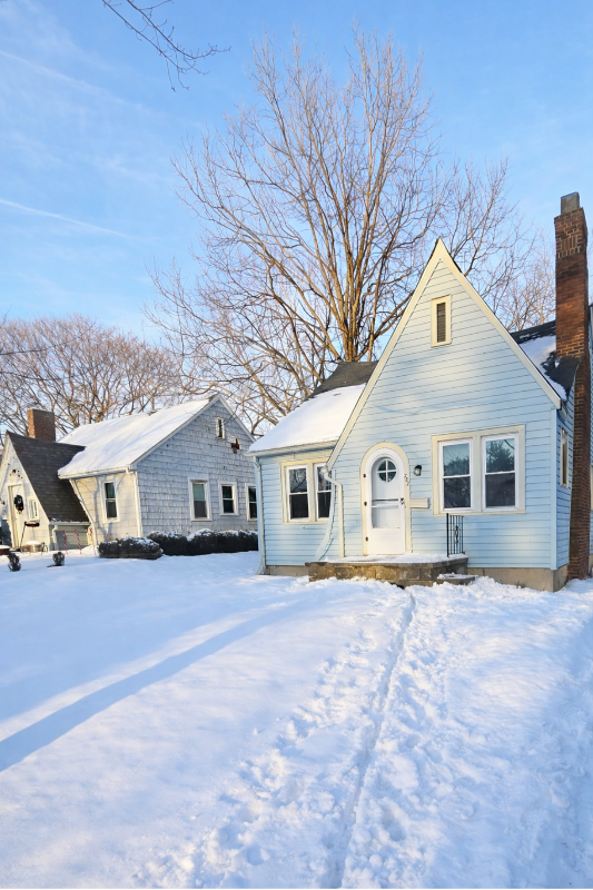 Flint House: 722 Frank St