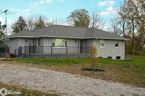 Oskaloosa House: 2645 255th St