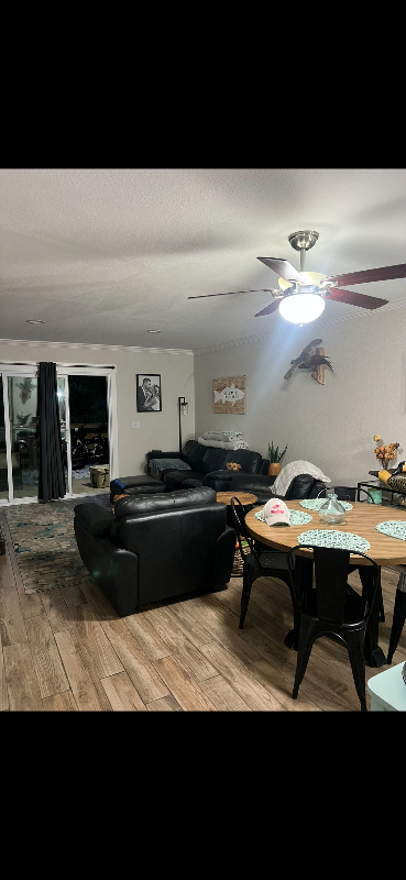 Kitty Hawk Townhome: 214 W Kitty Hawk Rd