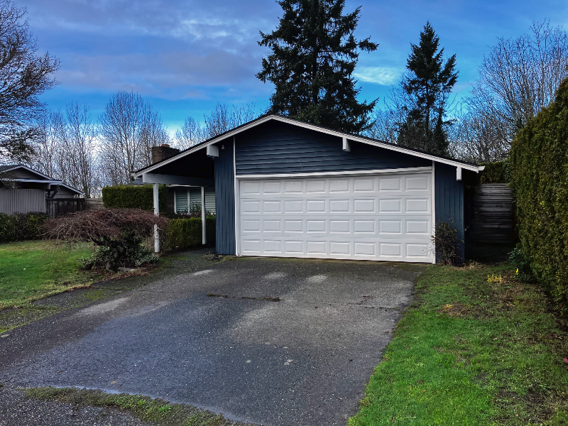 Bellevue House: 12024 SE 20th St