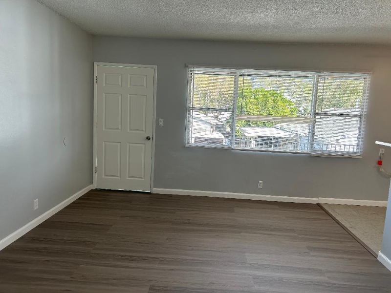 Alhambra Apartment: 2621 W Ramona RD