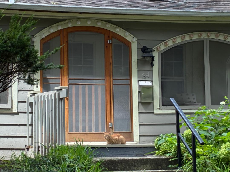 HINSDALE House: 34 S Bodin St