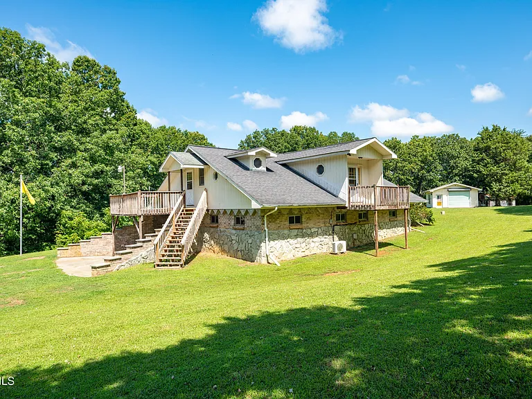 Jonesborough House: 121 Dee Runion Rd