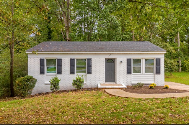 Athens House: 303 Martin Cir