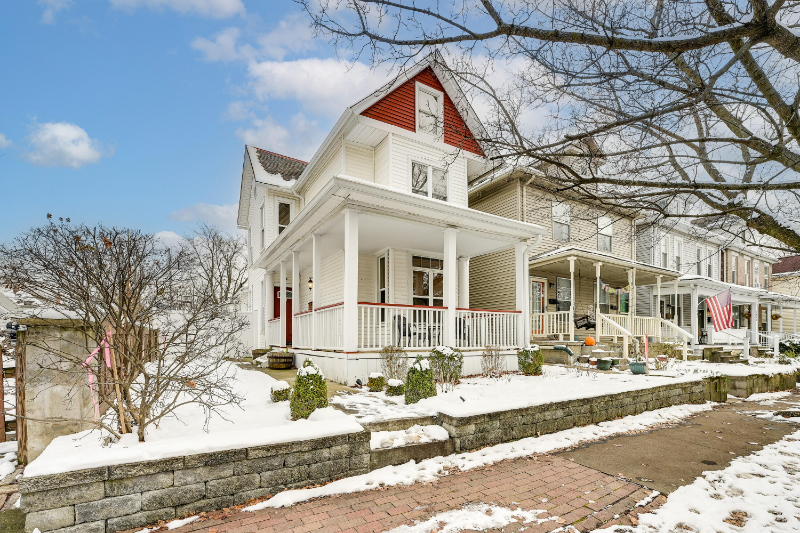 Columbus House: 1090 Michigan Ave