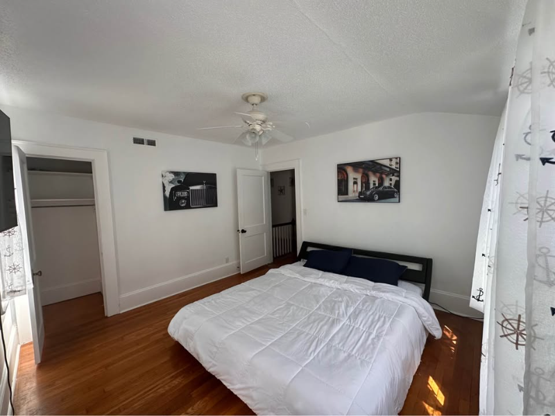 Belhaven House: 453 E Main St