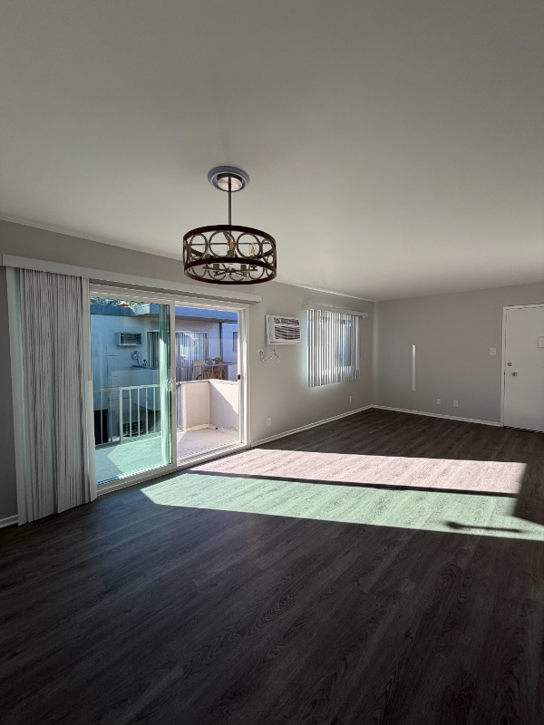 Tarzana Apartment: 5720-5730 Yolanda Ave