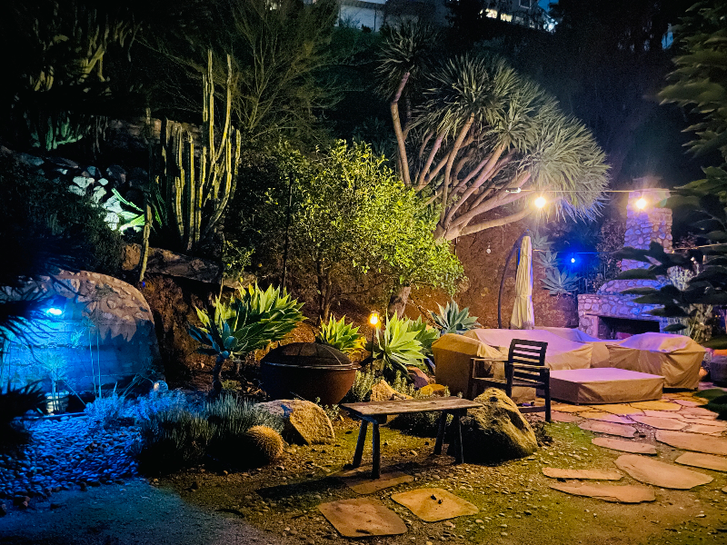 Los Angeles House: 1956 Phillips Way