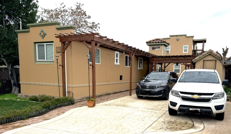 Oakley Multiplex: 220 East Home St