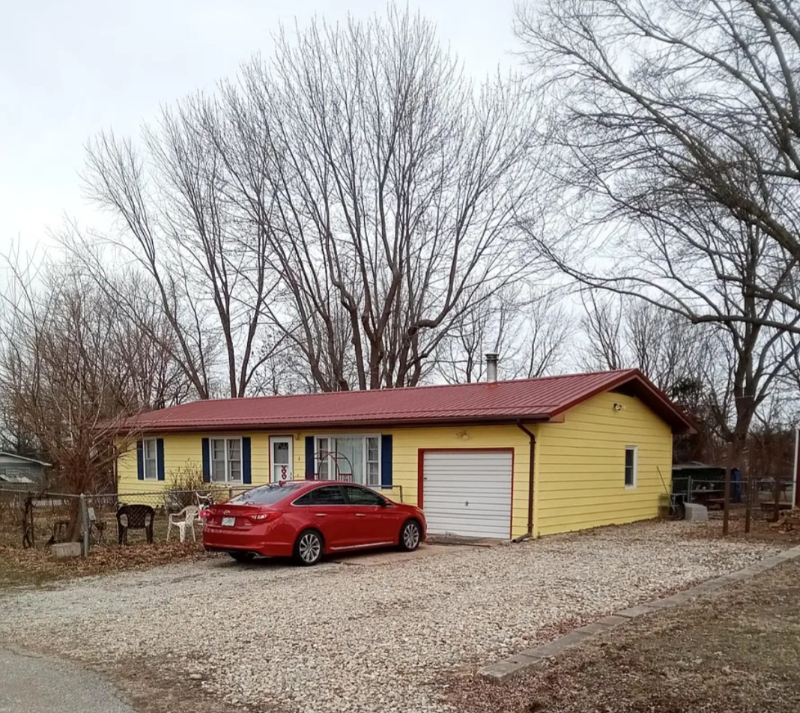 Saint James House: 6 Marion Drive