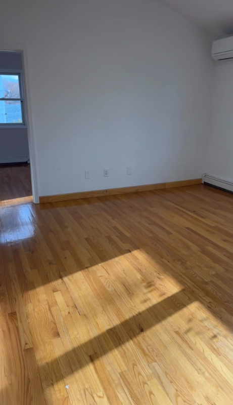 Bayside House: 21427 38th Avenue