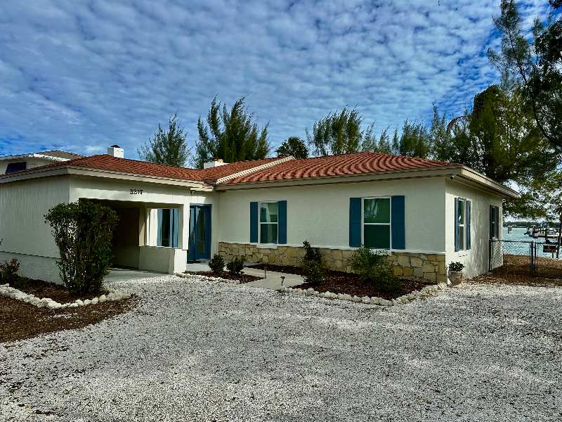 Sarasota House: 3217 Higel Ave