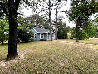 Waco House: 300 N. Oak