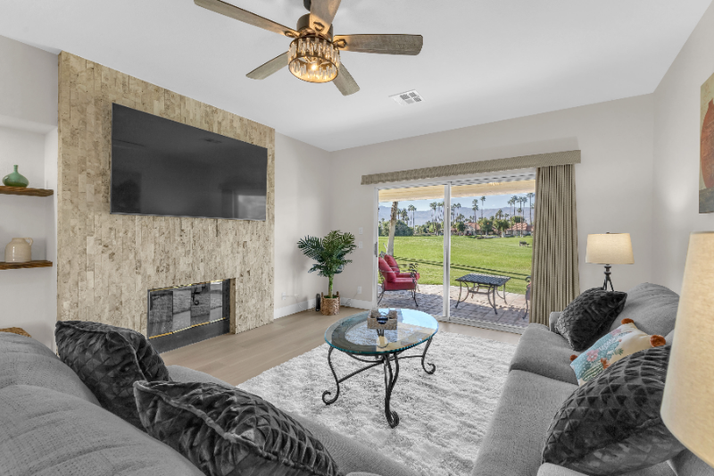 Palm Desert Condo: 143 Desert Falls Cir