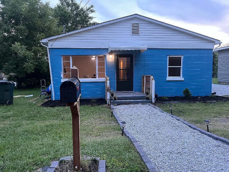 Wilson House: 408 Academy St E.