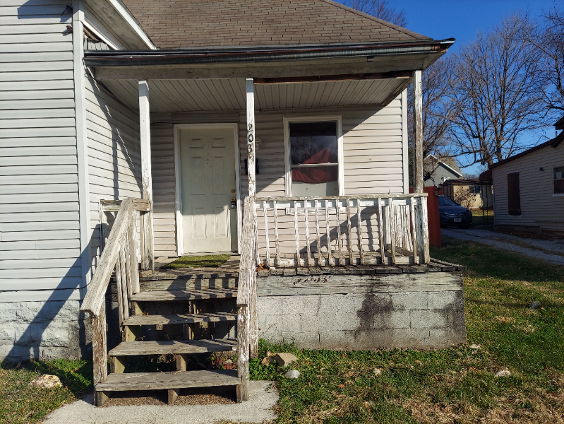 Springfield House: 2034 North Washington St.