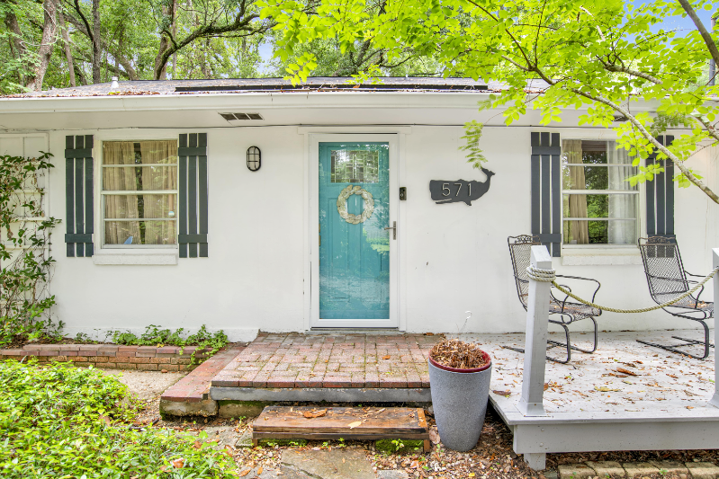 FAIRHOPE House: 571 Dogwood Avenue