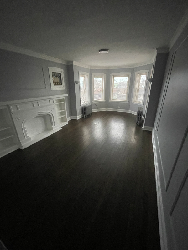 Chicago Apartment: 7666 s South Shore