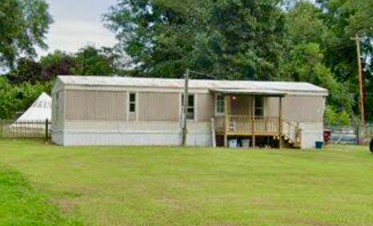 Athens House: 12028 Beech Fork Ln