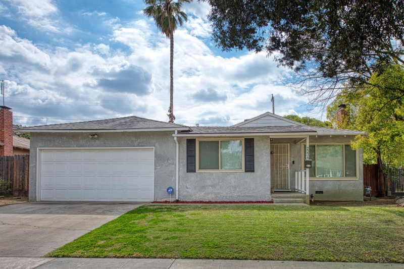 Fresno House: 2234 E Rialto Ave